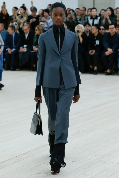Look 9